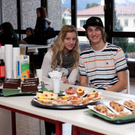 Corinna und Philipp am Buffet.jpg