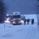 Unfall in NÖ: LKW-Bergung in Nasswald