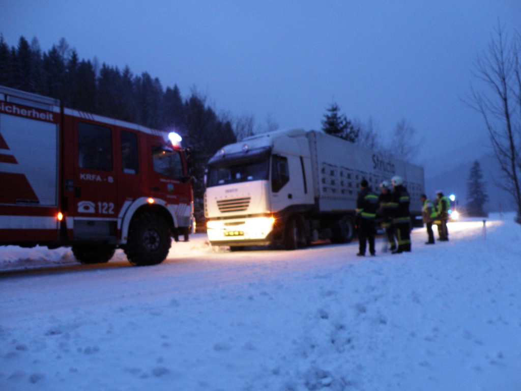 24012012_LKW Bergung Nasswald _2_.JPG