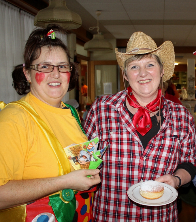 Jesuheim Fasching Kraenzle 2012 _1__jpg-1328117420