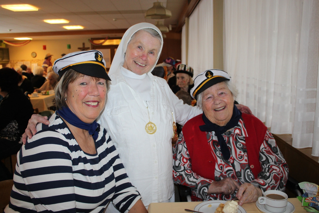 Jesuheim Fasching Kraenzle 2012 _30__jpg-1328117567