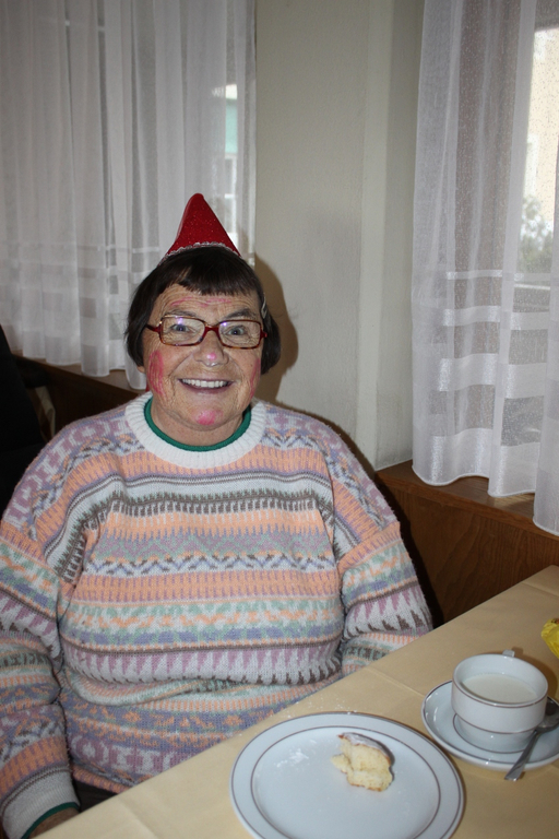 Jesuheim Fasching Kraenzle 2012 _2__jpg-1328117426