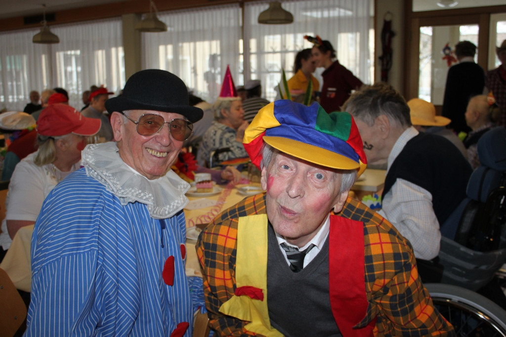 Jesuheim Fasching Kraenzle 2012 _27__jpg-1328117551