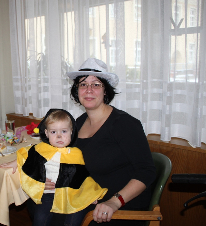 Jesuheim Fasching Kraenzle 2012 _31__jpg-1328117571