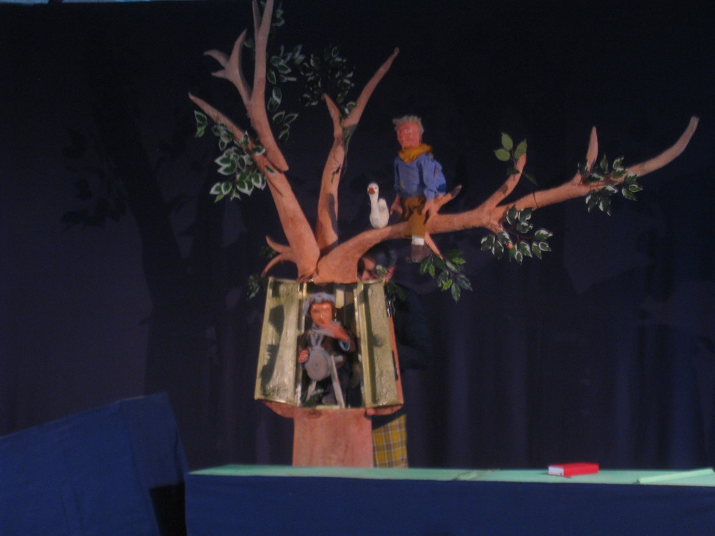 Volksschule Puppentheater Hans im Gl__ck 2012 _19__jpg-1328439668