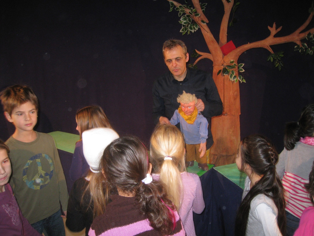 Volksschule Puppentheater Hans im Gl__ck 2012 _24__jpg-1328439692