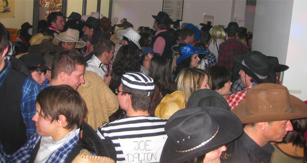 BK_butzvarruckt_ball_2012 22_jpg-1328476295