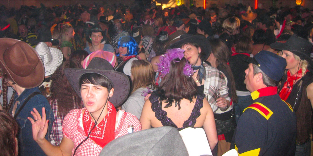 BK_butzvarruckt_ball_2012 23_jpg-1328476302