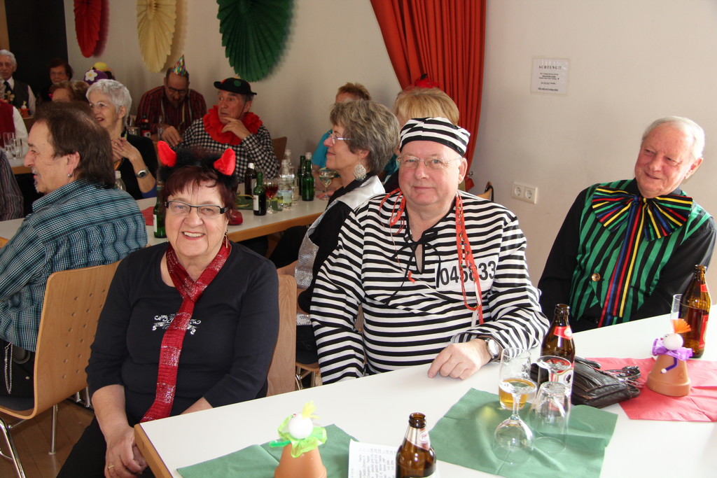 01_ Seniorenbund Faschingskr__nzle am 8_ 2_ 2012 _10_.JPG