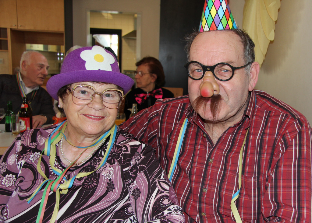 01_ Seniorenbund Faschingskr__nzle am 8_ 2_ 2012 _11_.JPG
