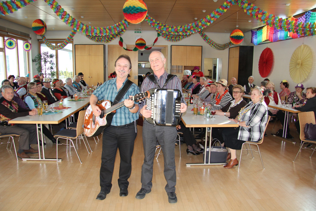 01_ Seniorenbund Faschingskr__nzle am 8_ 2_ 2012 _2_.JPG