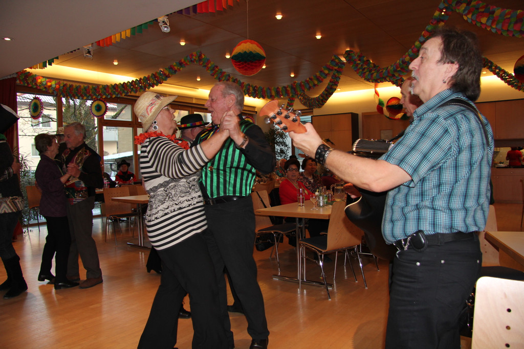01_ Seniorenbund Faschingskr__nzle am 8_ 2_ 2012 _4_.JPG