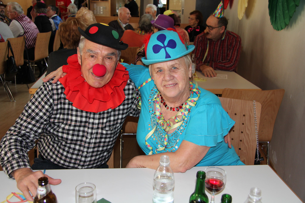 01_ Seniorenbund Faschingskr__nzle am 8_ 2_ 2012 _9_.JPG