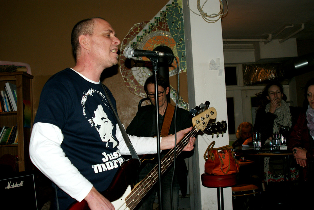 D Bass_JPG-1328912387