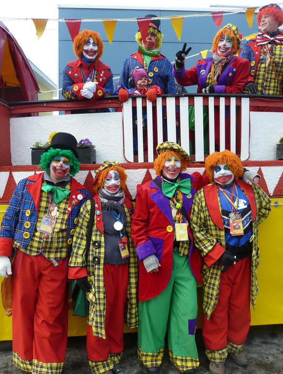 Umzug3Clowns_jpg-1329125065