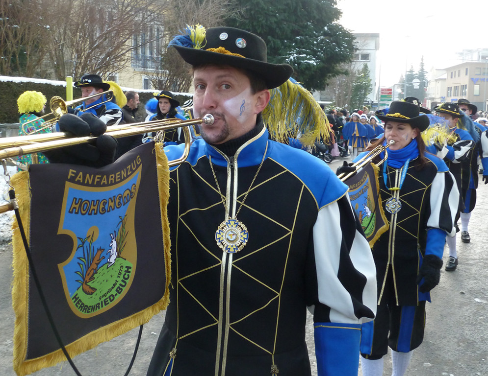 Umzug35Fanfaren __jpg-1329125493