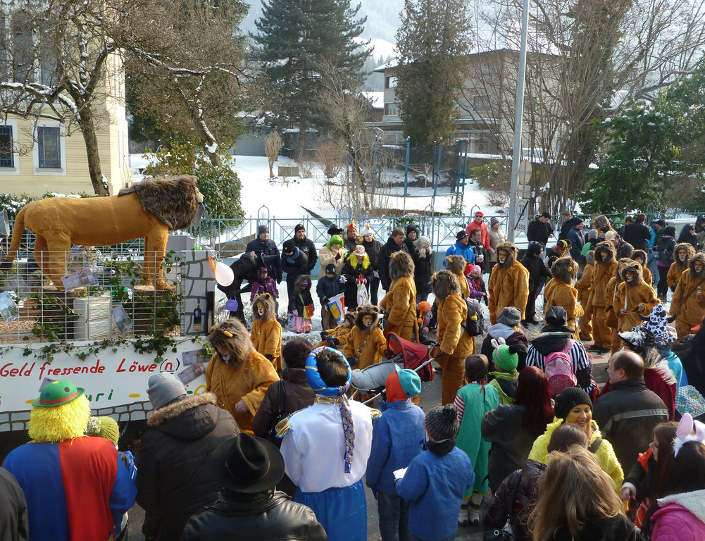 Umzug58Loewen_jpg-1329125835