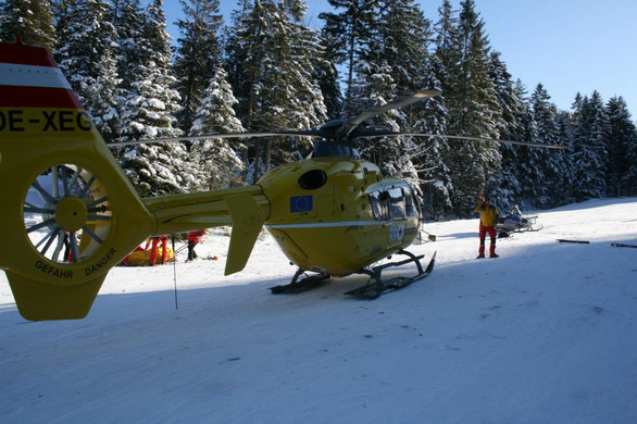 normal_040120101210uhrskiunfallgoetenrlaktivnews_20_5_.jpg