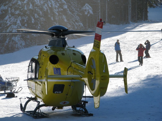 normal_040120101210uhrskiunfallgoetenrlaktivnews_20_26_.jpg