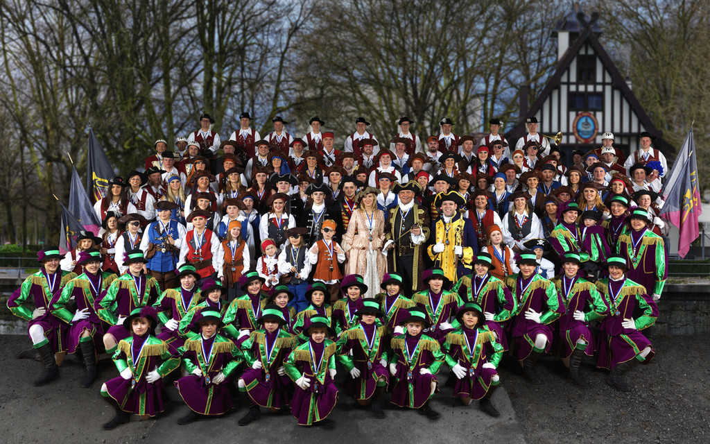 gefolge_gross_jpg-1329239099