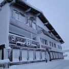 SchneeFassadenDorf-02.JPG