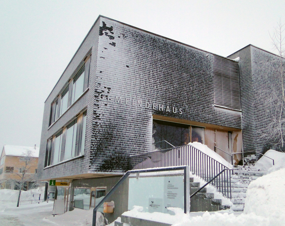 SchneeFassadenDorf-01.JPG