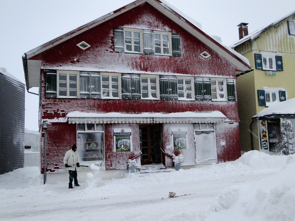 SchneeFassadenDorf-12.JPG