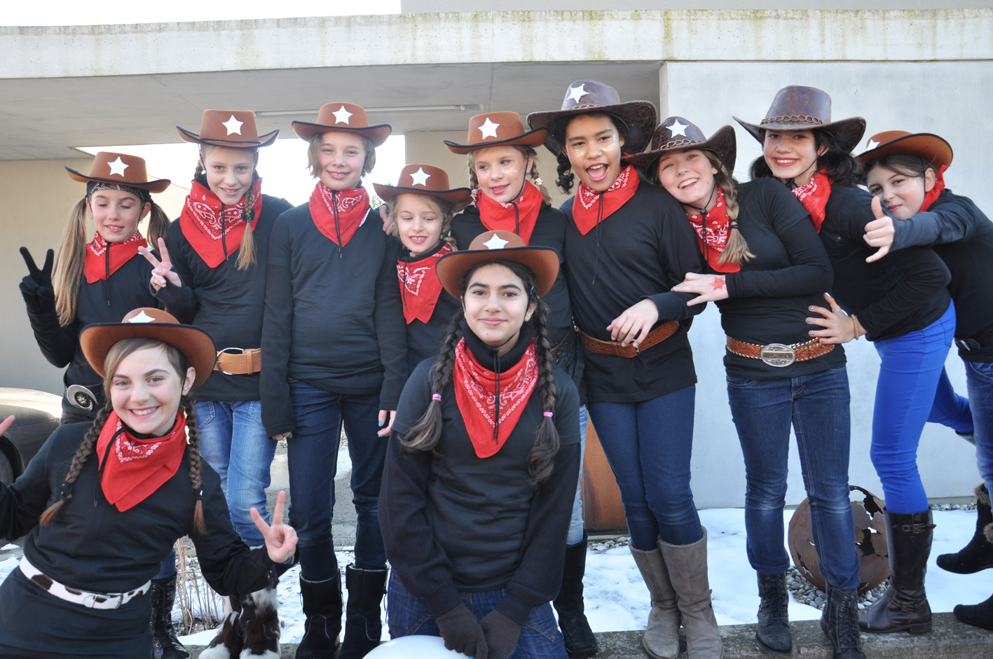 cowgirls_jpg-1329588644