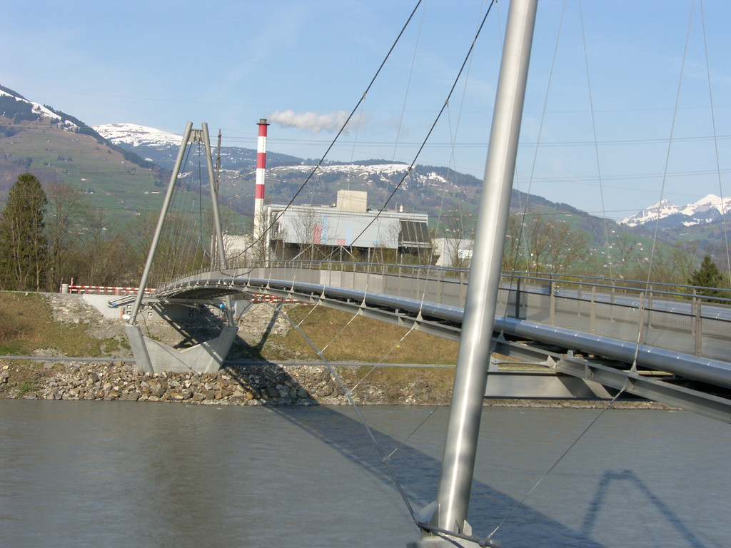 SH101172_JPG-1329639590