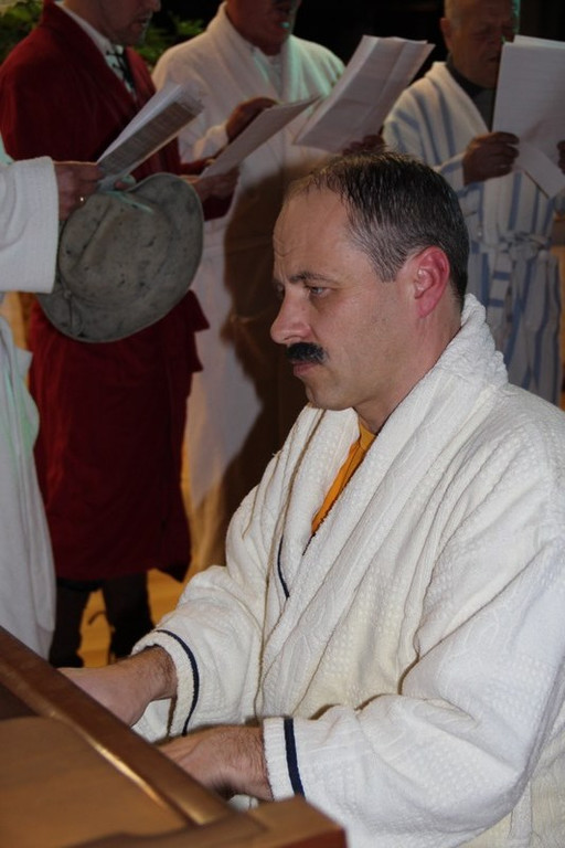 mini-bea_Pfarrball _72__JPG-1329680988