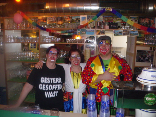 Alex_ Leila und Hubi vor am Ansturm_JPG-1330012538