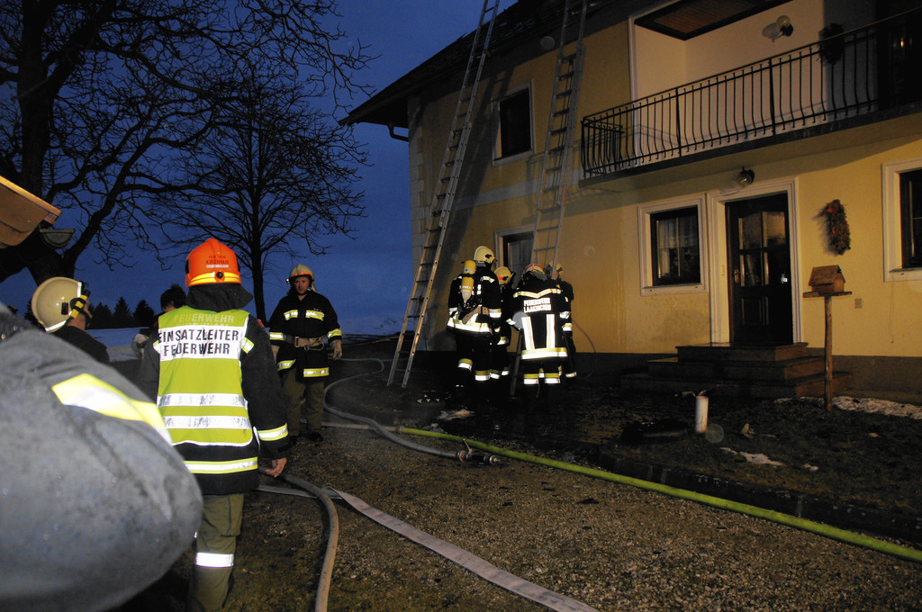 23022012brandbauernhausat_02_001aktivnews _15_.JPG