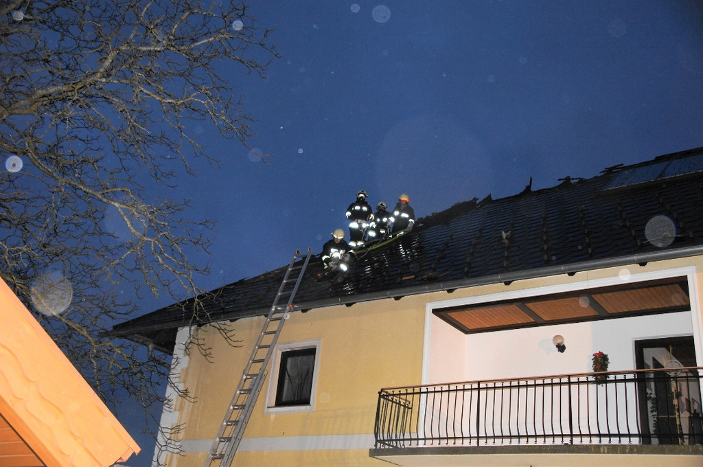 23022012brandbauernhausat_02_001aktivnews _14_.JPG