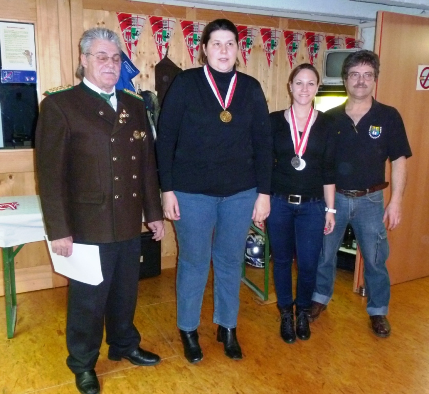 BM Frauen LP_JPG-1330280292