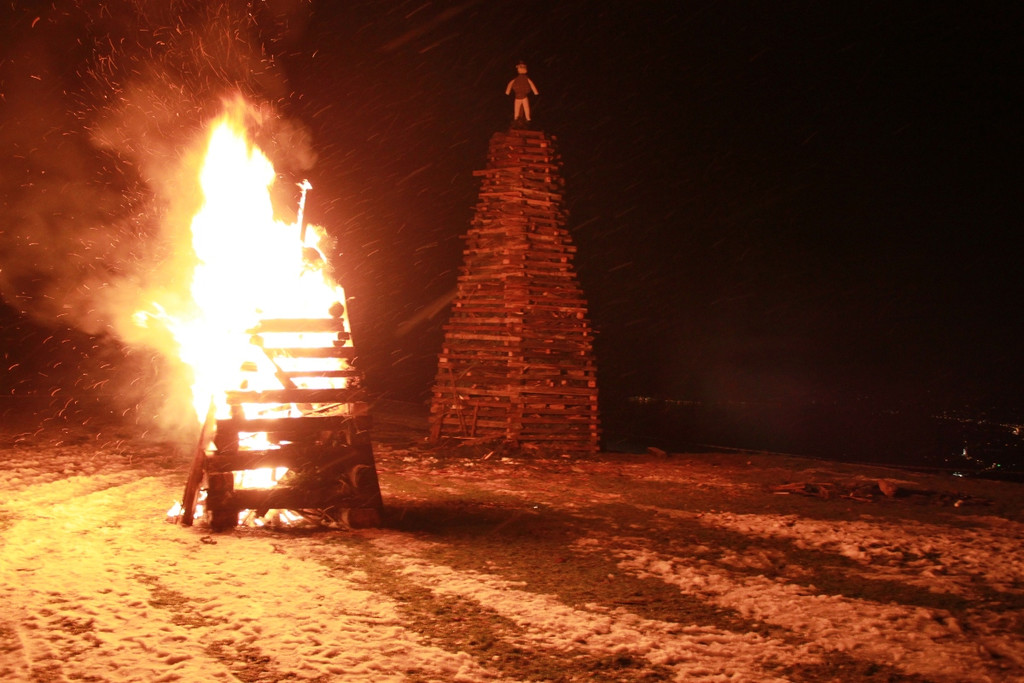 Funken BERG Abbrennen 2012 _20__jpg-1330293376