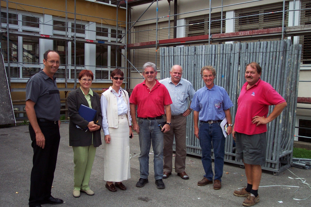 Volksschule Sanierung Begehung 1 9-02_jpg-1330293909