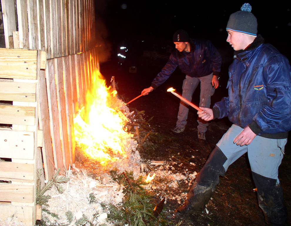 Summ1Anzuend_jpg-1330429643