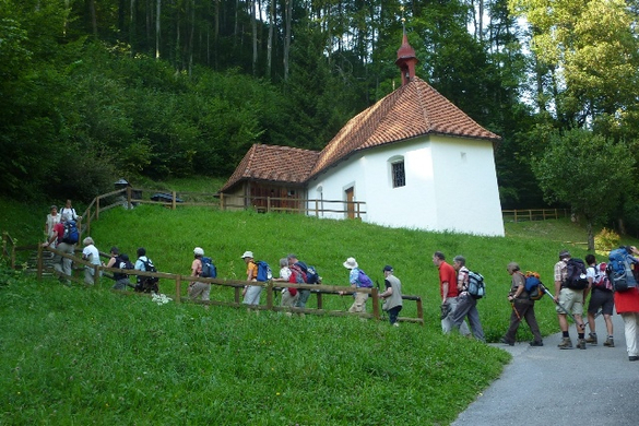 Pilgergruppe am Ziel Fl__eli-Ranft_.jpg