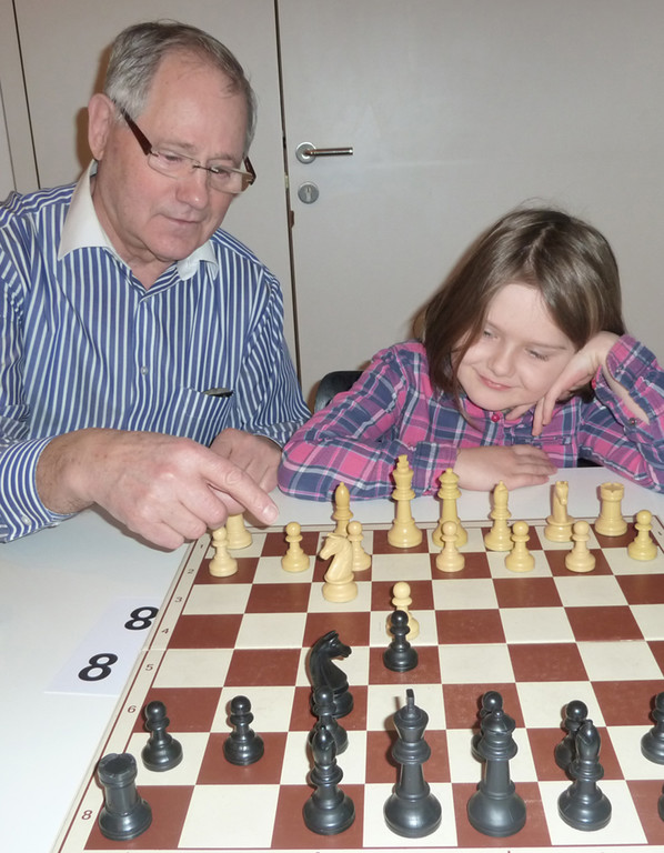 Schach21aCarmen1a_jpg-1330541709