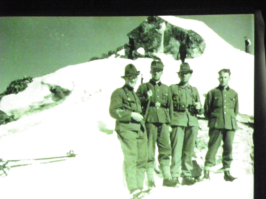 113_8979_JPG-1330817772