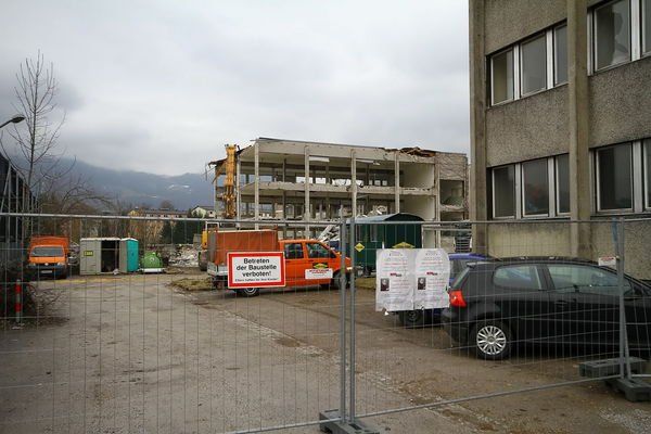 normal_12032012fmt_abrissuni_ta_007.JPG