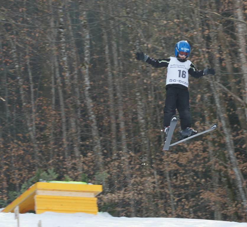 Bechter Patrik  springen  Bezau.jpg