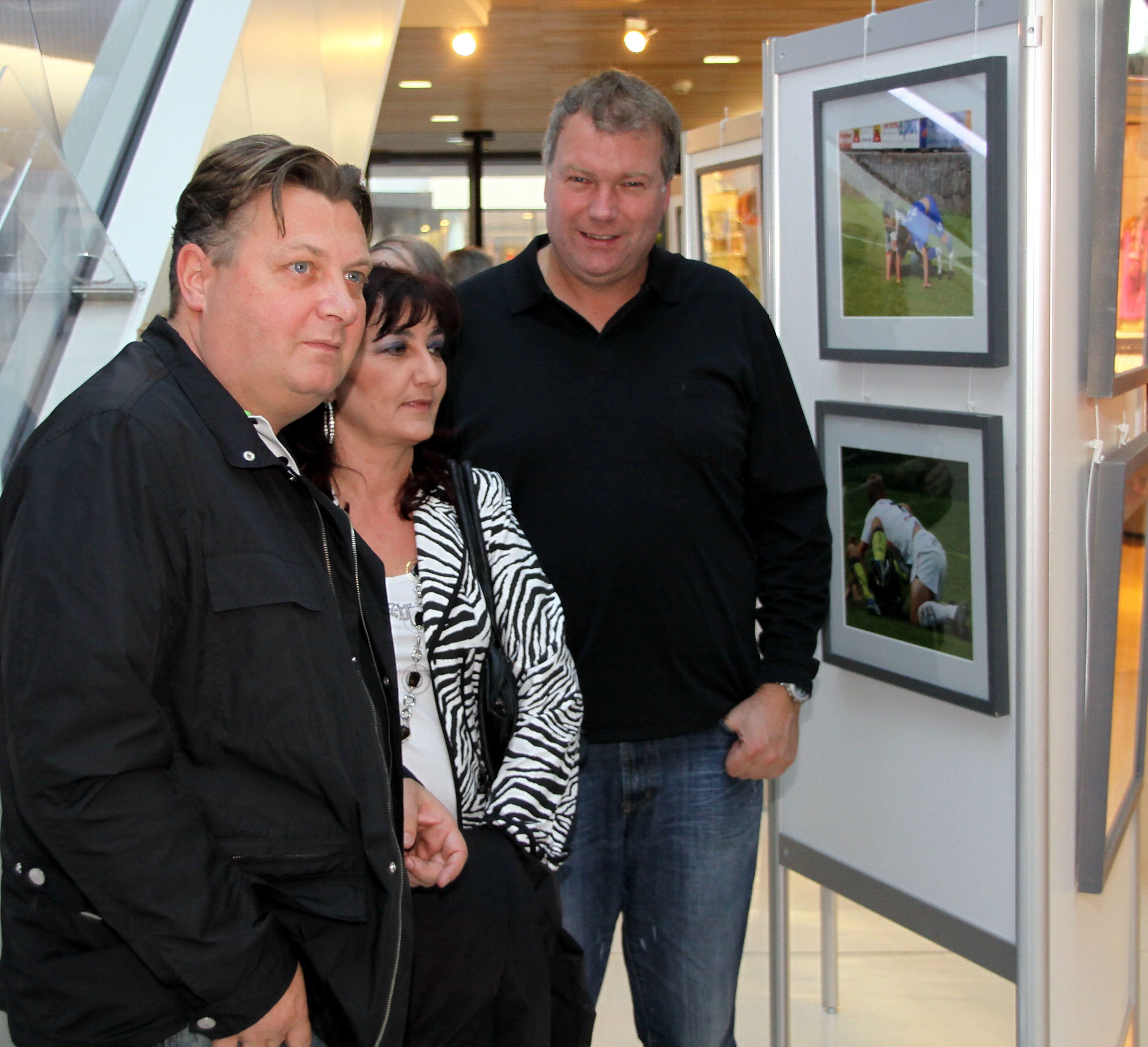 Fotoausstellung Vinomna Center  2011 070_jpg-1332012551