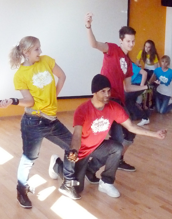 Move2b_jpg-1332100346