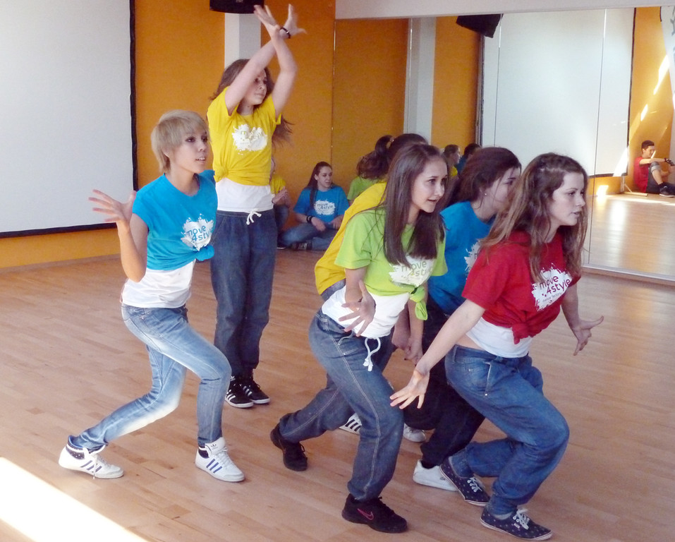 Move2f __jpg-1332100375
