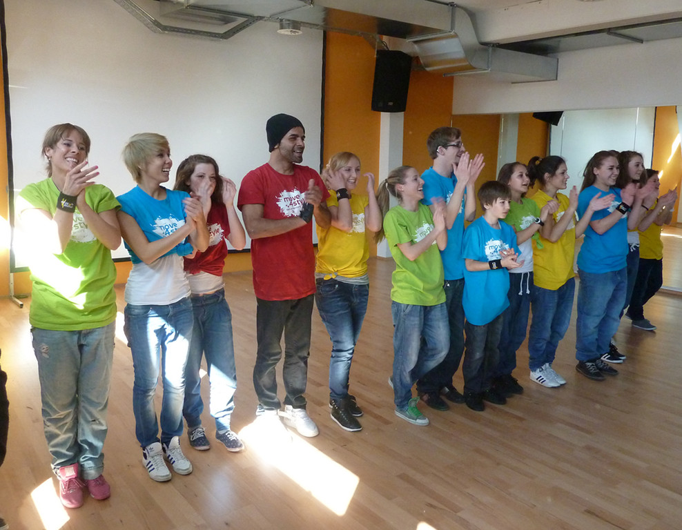 Move2m_jpg-1332100414
