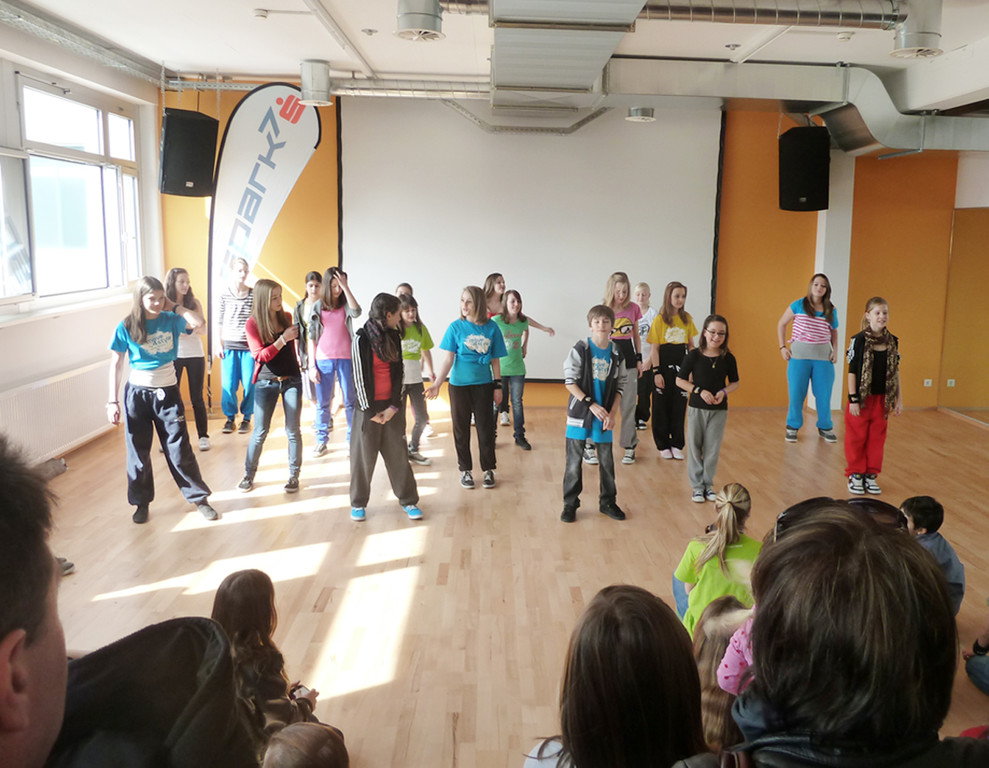 Move14_jpg-1332100554
