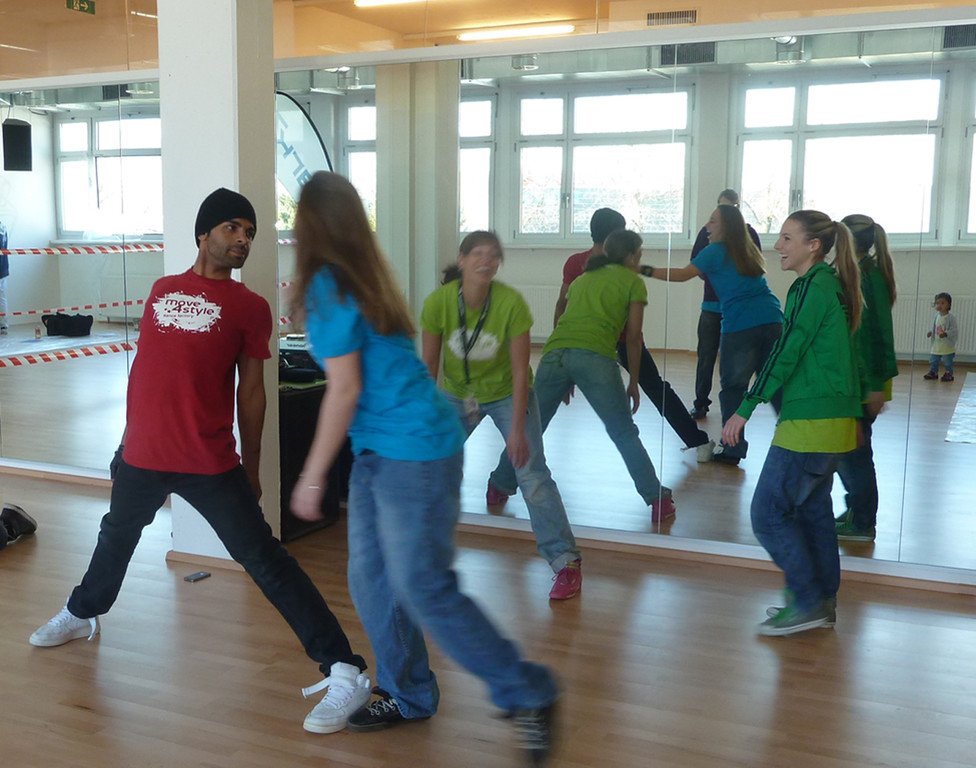 Move17c_jpg-1332100611