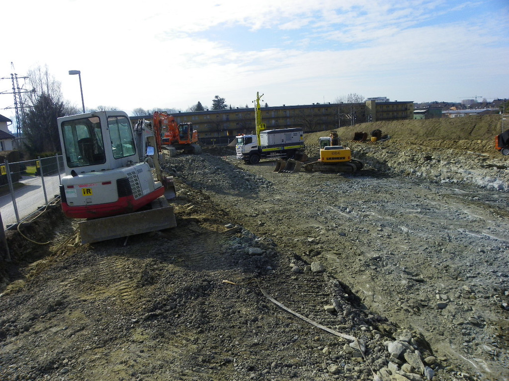 113_9819_JPG-1332116880