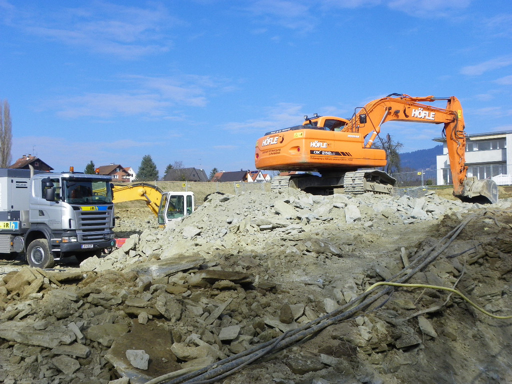 113_9842_JPG-1332116935